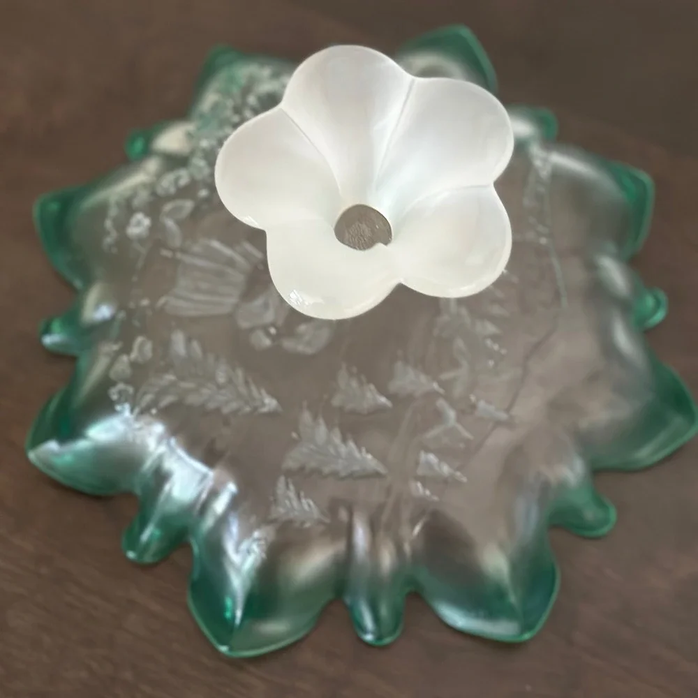 MIKASA PEDESTAL‎ CHRISTMAS WINTER CANDY DISH RUFFLED FLUTED EDGES FROSTED GREEN